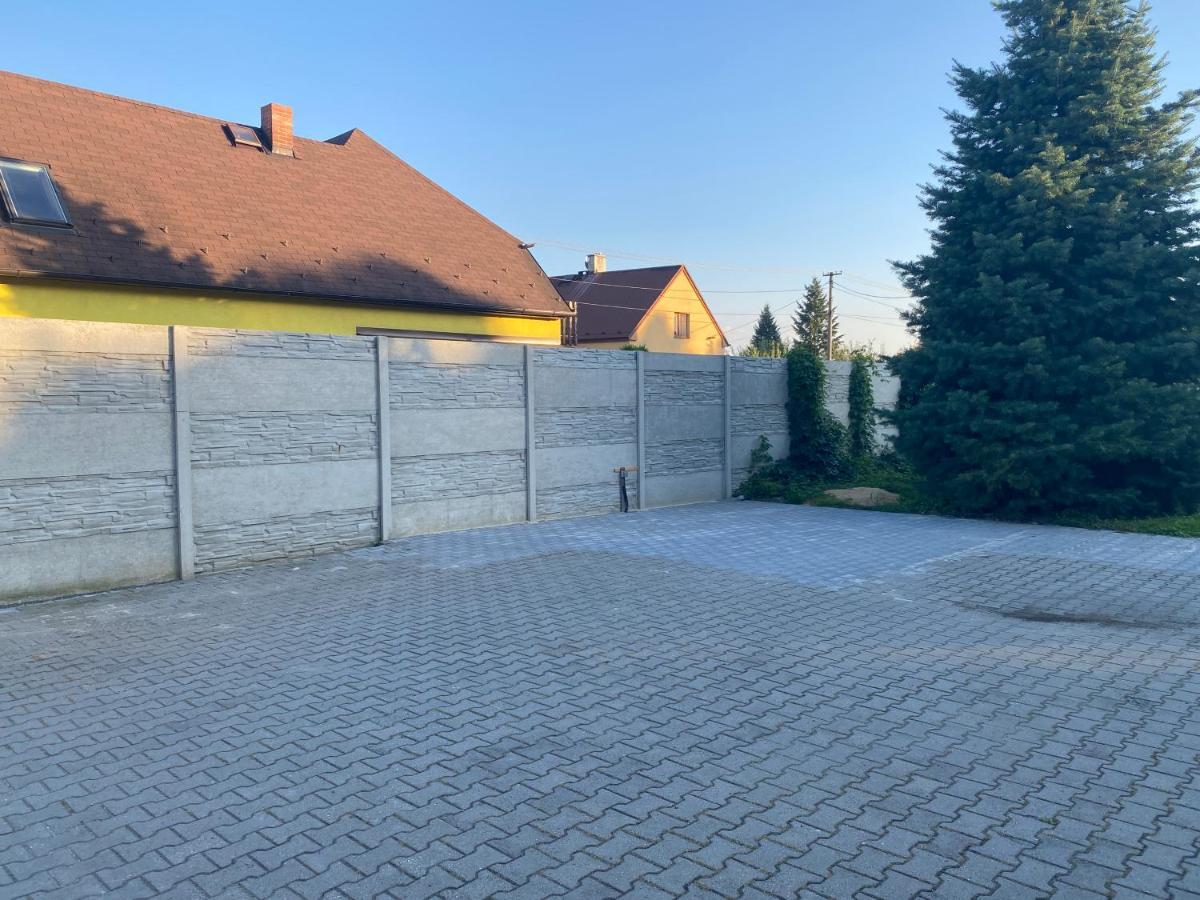 Penzio Ostrava Apartment Luaran gambar